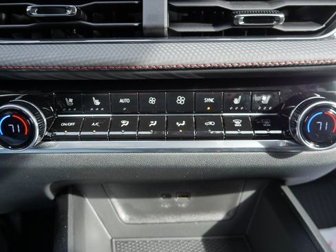 New 2026 Chevrolet Equinox RS image 18