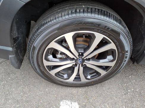 Used 2022 Subaru Forester Limited image 3