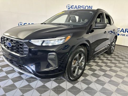 Used 2023 Ford Escape ST-Line w/ Tech Pack #1 AWD/4WD image 1