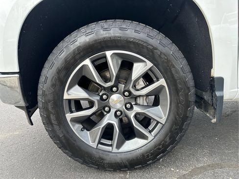 Used 2022 Chevrolet Silverado 1500 LT AWD/4WD image 24