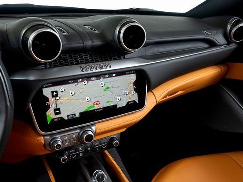 Used 2019 Ferrari Portofino image 29