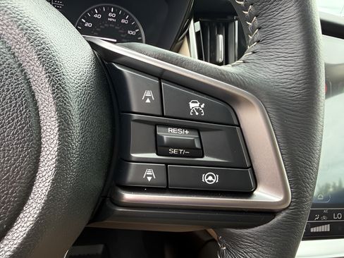 Used 2025 Subaru Outback Premium AWD/4WD image 18