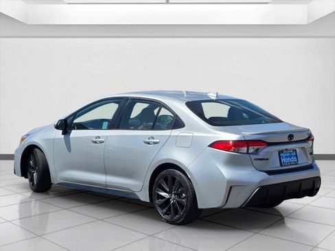 Used 2026 Toyota Corolla SE w/ SE Package FWD image 7
