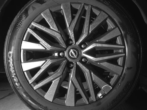 Used 2025 Nissan Altima 2.5 SV FWD image 15