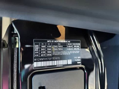 Used 2025 Mercedes-Benz Sprinter 2500 image 28