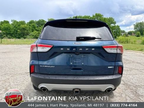 Used 2020 Ford Escape Titanium w/ Titanium Premium Package 2.0 AWD/4WD image 4