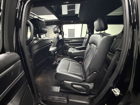 Used 2024 Jeep Wagoneer Series II image 27