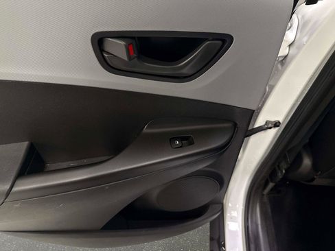 Used 2021 Hyundai Kona SEL Plus image 12