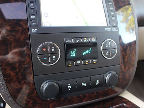 Used 2013 GMC Yukon Denali AWD/4WD image 27