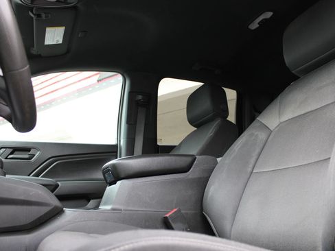 Used 2024 Chevrolet Colorado Trail Boss w/ Technology Package AWD/4WD image 4