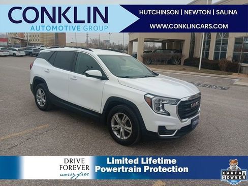 Used 2024 GMC Terrain SLE w/ Driver Convenience Package image 1