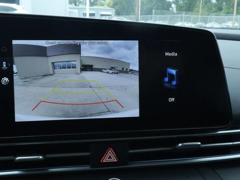 New 2025 Hyundai Elantra SEL image 4