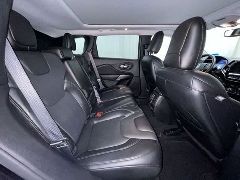 Used 2021 Jeep Cherokee Limited image 17