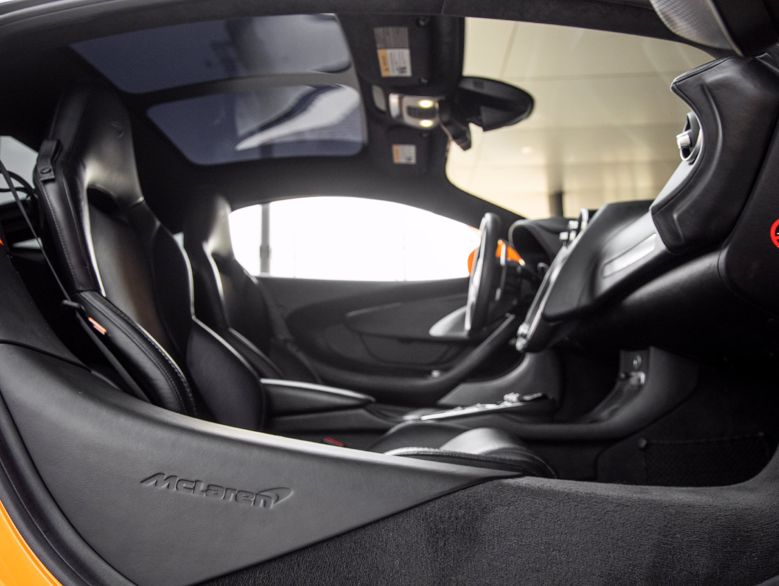 Used 2022 McLaren GT RWD image 37