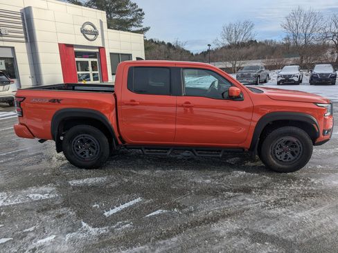 Used 2025 Nissan Frontier PRO-4X w/ Pro Convenience Package image 8