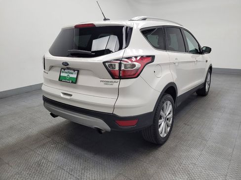 Used 2017 Ford Escape Titanium image 9