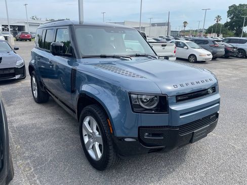 Used 2023 Land Rover Defender 110 X-Dynamic SE AWD/4WD image 3