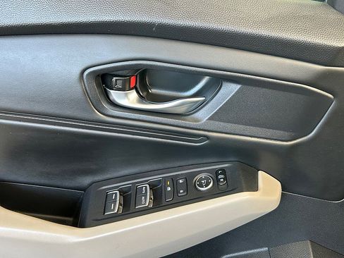 Used 2023 Honda Accord EX image 27