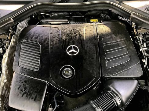 Used 2024 Mercedes-Benz GLC 300 4MATIC image 31