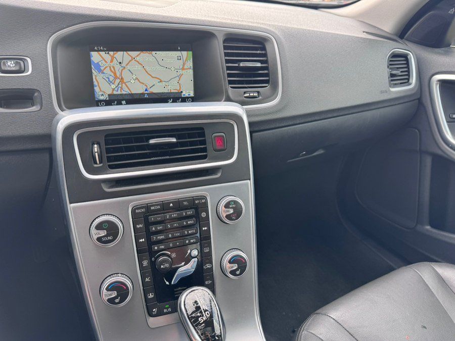 Used 2017 Volvo S60 T5 Inscription FWD image 14