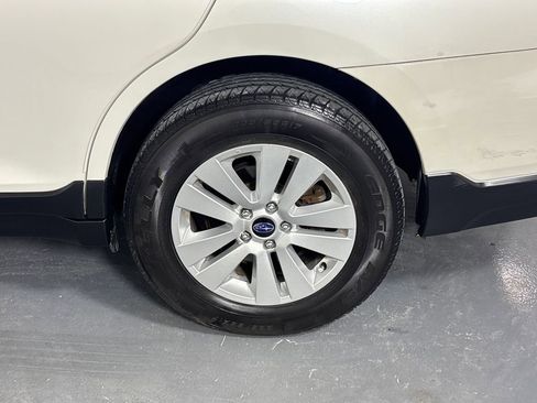 Used 2017 Subaru Outback 2.5i Premium image 34