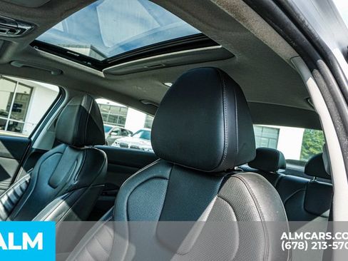 Used 2024 Hyundai Elantra Limited FWD image 18