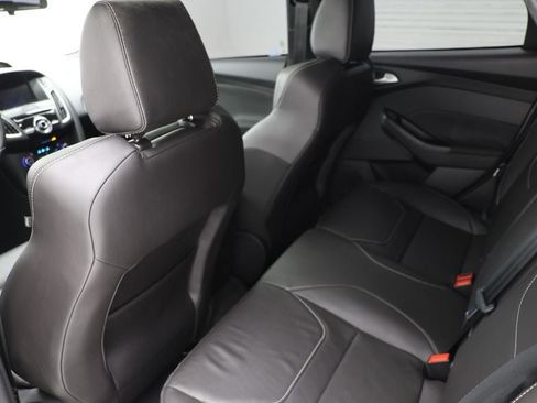 Used 2018 Ford Focus ST w/ Equipment Group 402A FWD image 15