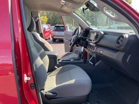 Used 2022 Toyota Tacoma SR AWD/4WD image 19