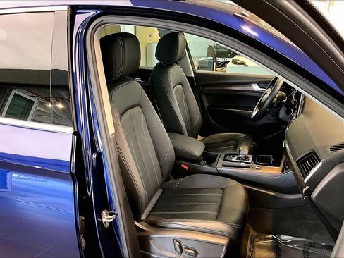 Certified 2023 Audi Q5 2.0T Premium w/ Convenience Package AWD/4WD image 9