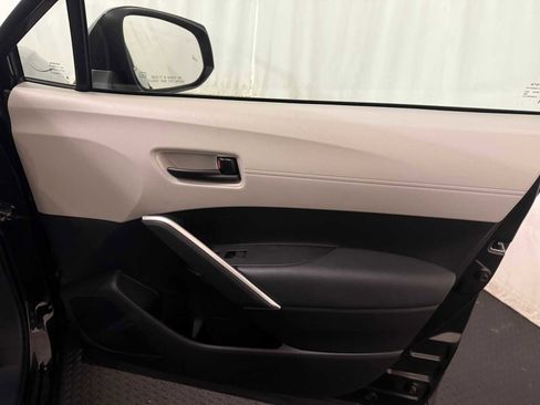 Certified 2022 Toyota Corolla Cross LE image 28