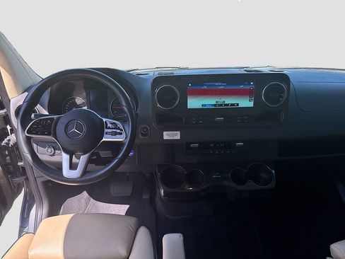 Used 2022 Mercedes-Benz Sprinter 2500 image 61