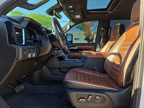 Used 2024 GMC Sierra 2500 Denali Ultimate AWD/4WD image 16