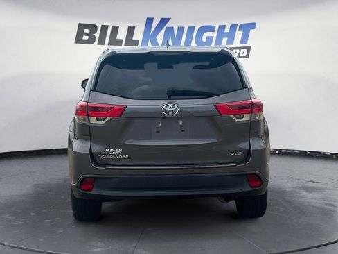 Used 2018 Toyota Highlander XLE image 4
