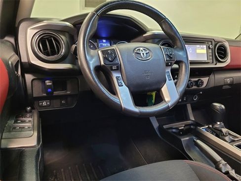 Used 2018 Toyota Tacoma SR5 image 13
