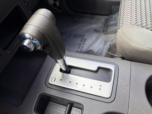 Used 2018 Nissan Frontier SV AWD/4WD image 13
