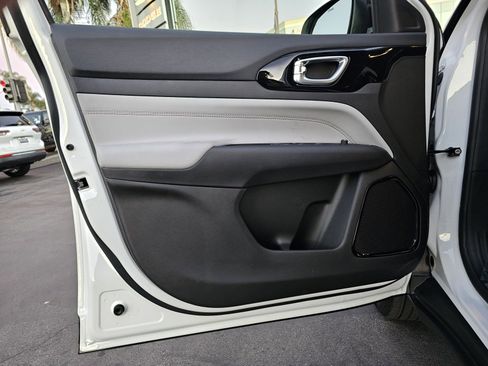 New 2026 Jeep Compass Limited image 20