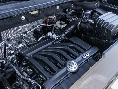 Certified 2023 Volkswagen Atlas Cross Sport SE FWD image 28
