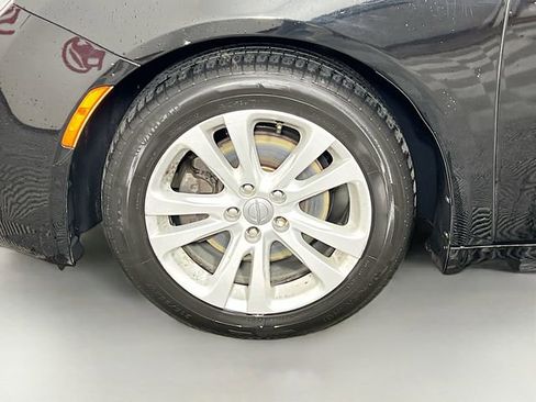 Used 2016 Chrysler 200 Limited image 10