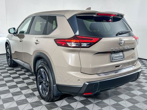 Certified 2025 Nissan Rogue SV image 6