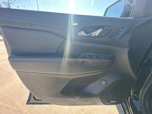 Used 2022 GMC Acadia Denali w/ GMC Pro Grade Package image 23