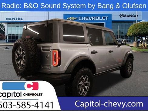 Used 2021 Ford Bronco Badlands image 3