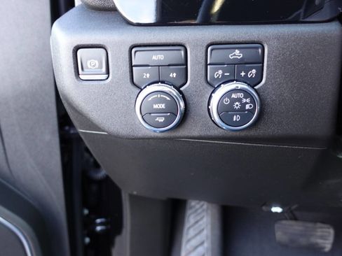 Used 2023 GMC Sierra 1500 Elevation image 38