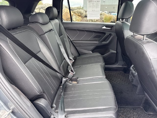Certified 2023 Volkswagen Tiguan SE R-Line AWD/4WD image 14