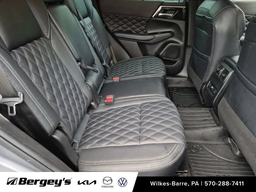 Used 2023 Mitsubishi Outlander SEL AWD/4WD image 26