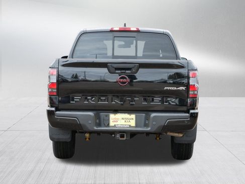 Used 2022 Nissan Frontier PRO-4X image 6