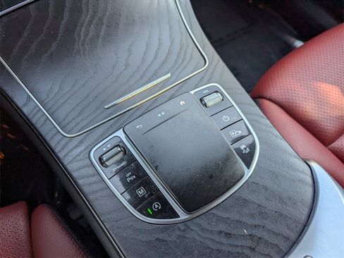 Used 2021 Mercedes-Benz GLC 300 4MATIC image 25