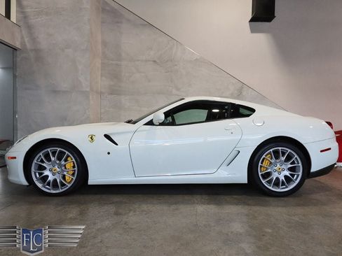 Used 2011 Ferrari 599 GTB Fiorano RWD image 2