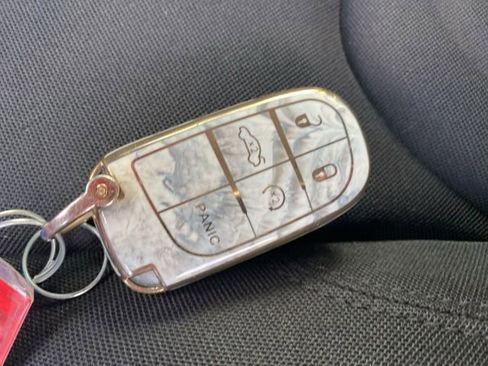 Used 2018 Jeep Renegade Latitude image 25