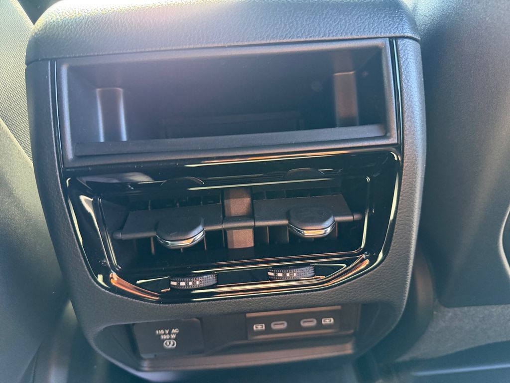 New 2026 Jeep Grand Cherokee Altitude AWD/4WD image 16