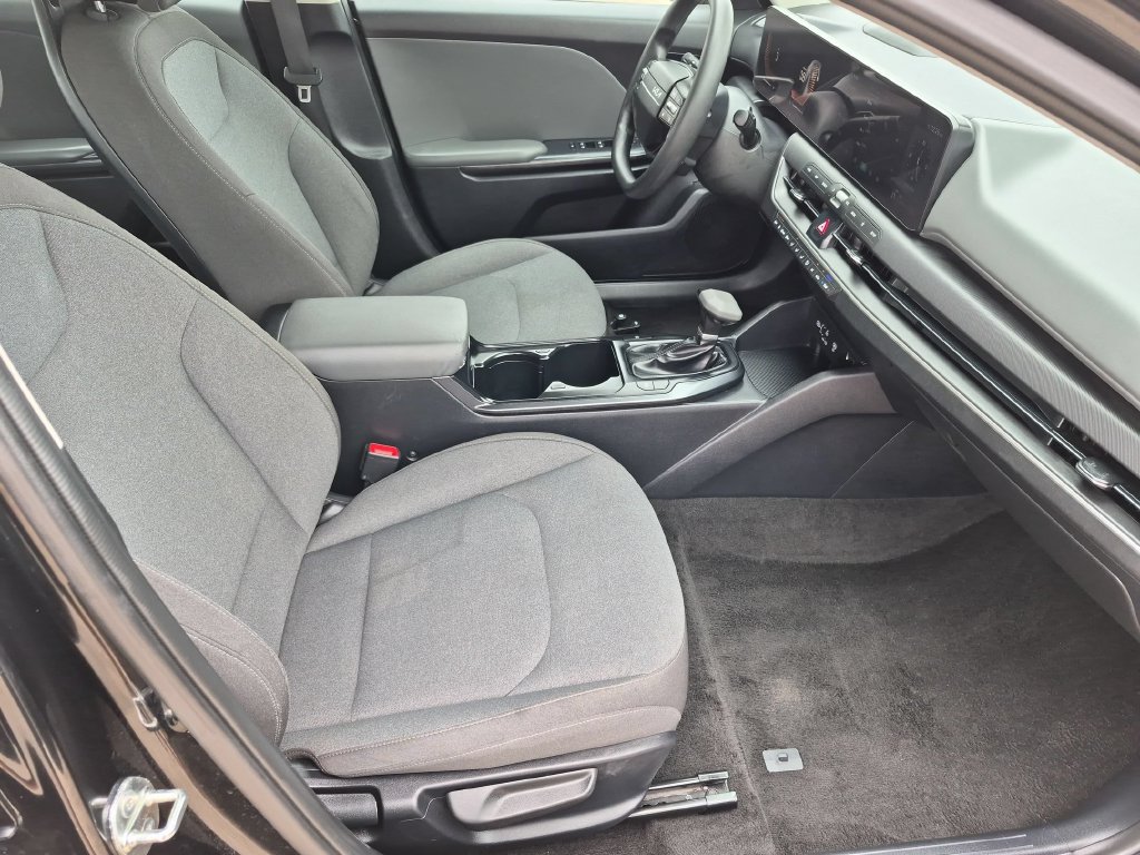Used 2025 Kia K4 FWD image 30